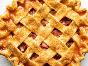 Rhubarb Pie in a Pie Dish