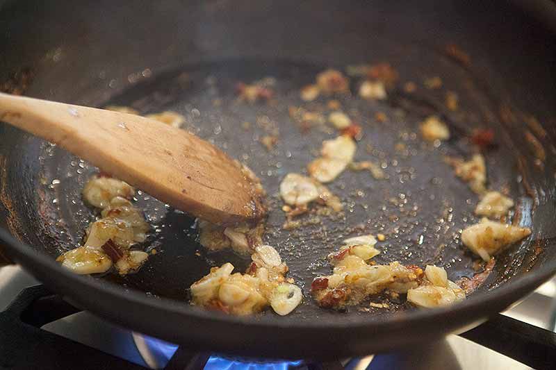 stir fry garlic