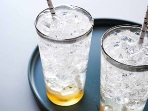 Earl grey tea and tonic drink with ice