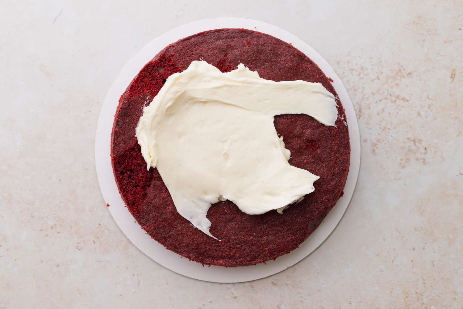Assemble the red velvet cake 
