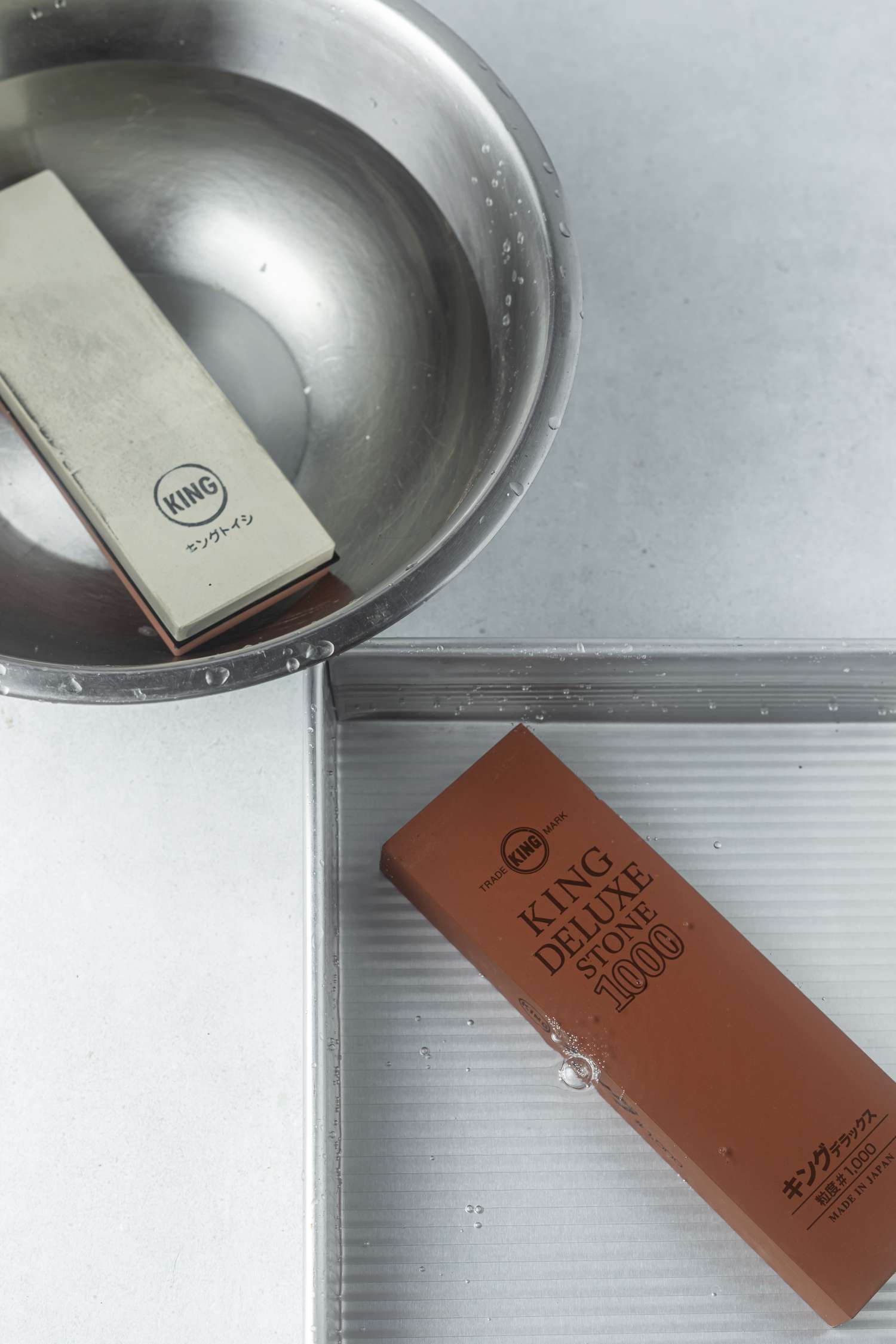 Soaking a whetstone before sharpening a knife