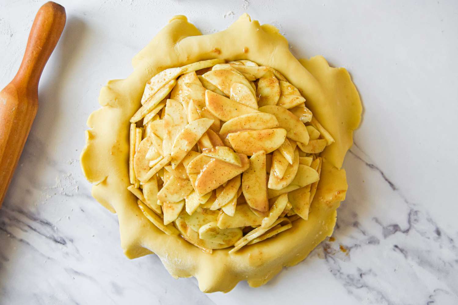 Fill Pie Recipe with Apple Mixture