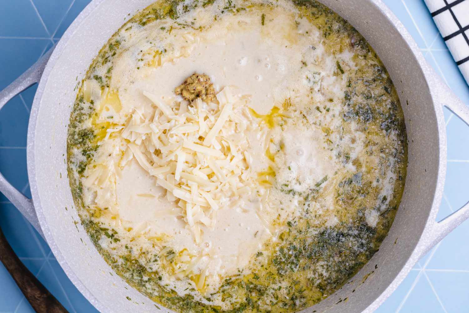 cheesy tuna noodle casserole