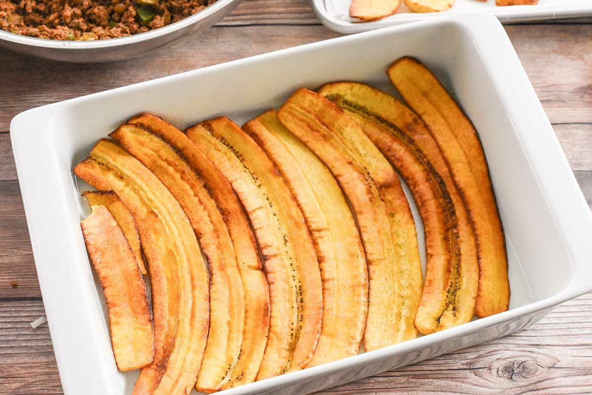 How to Make Pastelon layer the plantains