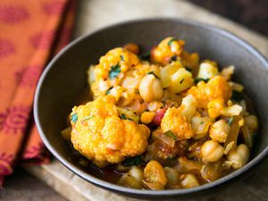 Cauliflower Chickpea Curry with cilantro