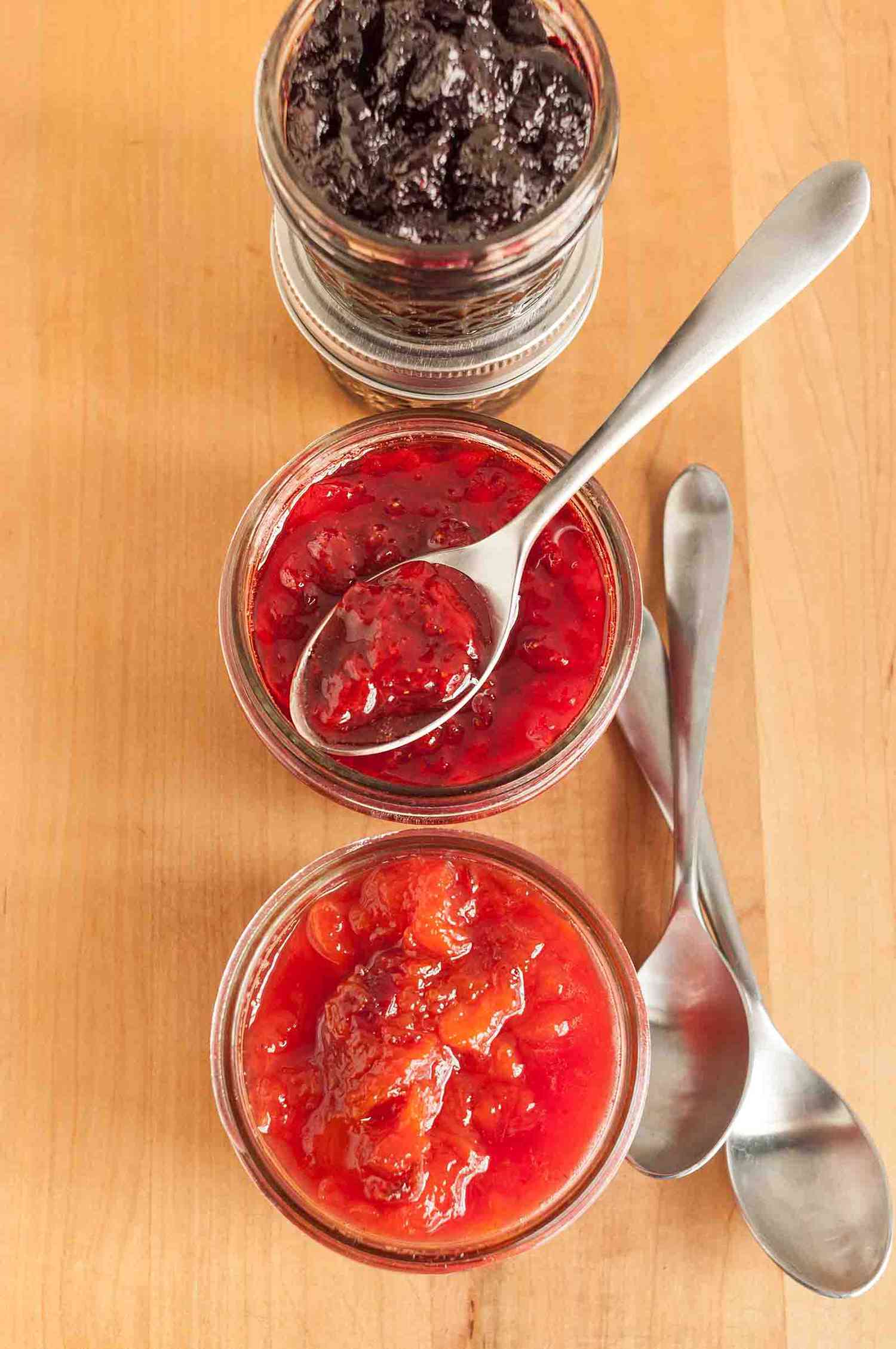How To Make Easy berry Jam in the Microwave