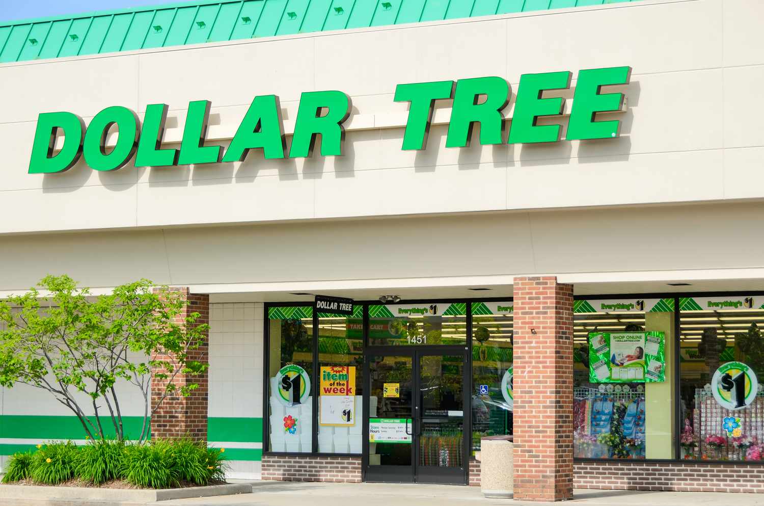 Dollar Tree store front