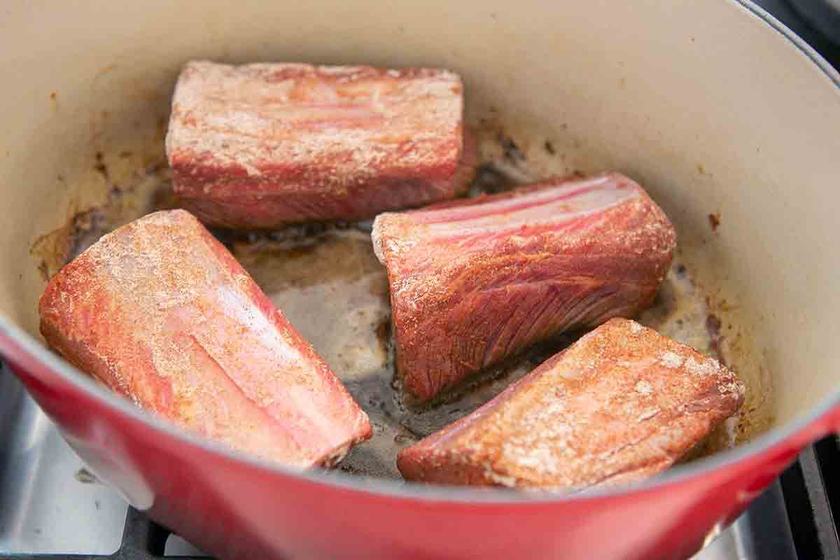 browning short ribs in dutch oven