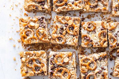 7 Layer Bars with Peanut Butter and Pretzels