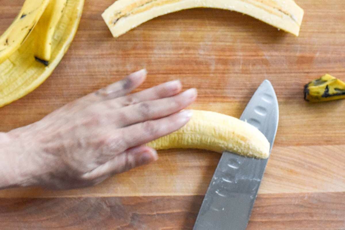 How to Make Pasteolon slice the peeled plantain