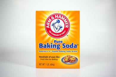 A box of Arm & Hammer baking soda