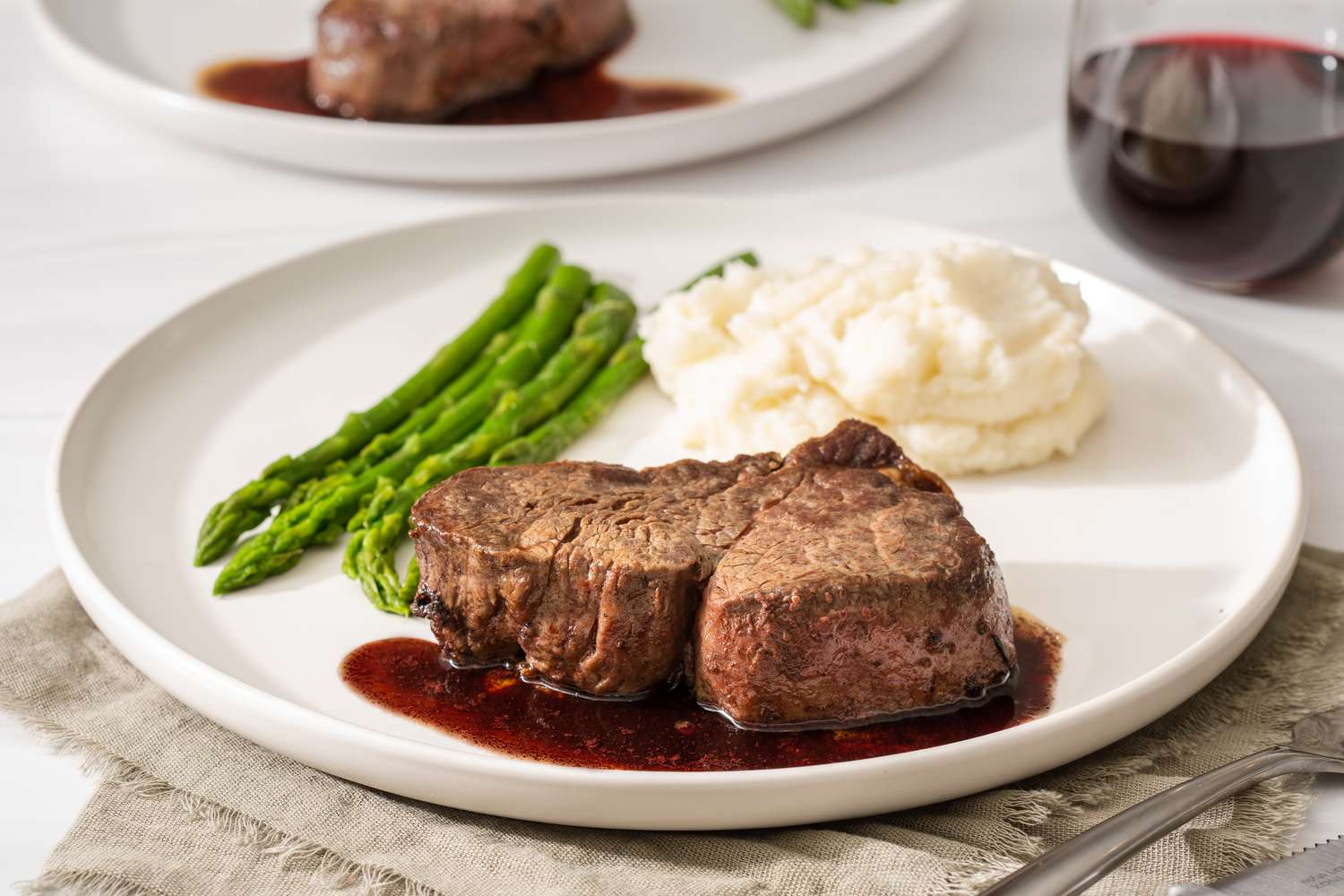 Filet Mignon with Red Wine Sauce