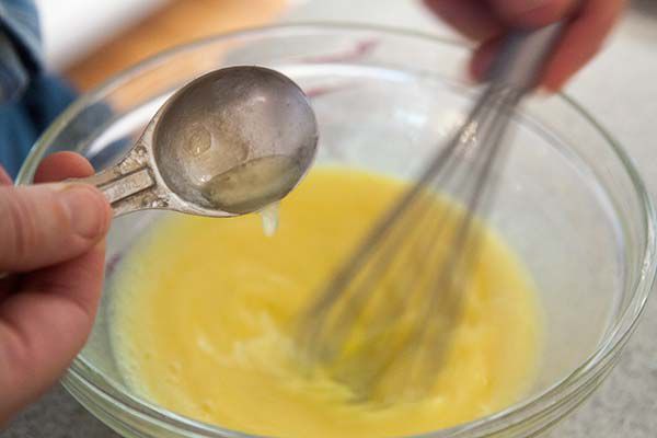 lemon juice in Avgolemono soup
