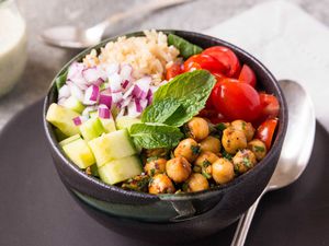 Mediterranean Chickpea Buddha Bowls