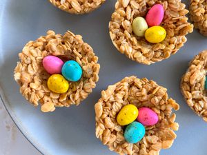5-ingredient nest cookies