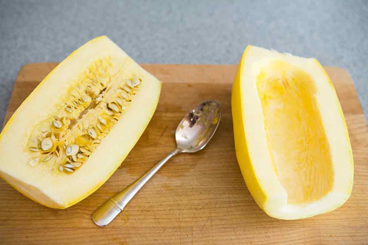 how to scoop out spaghetti squash