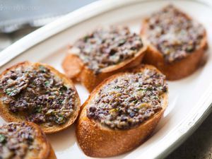 Olive Crostini