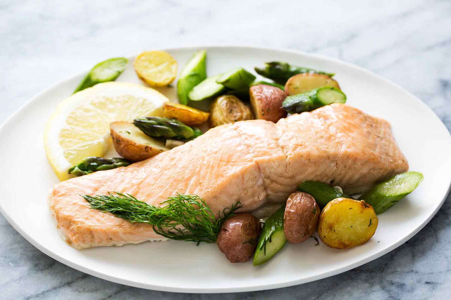 salmon with potatoes and asparagus