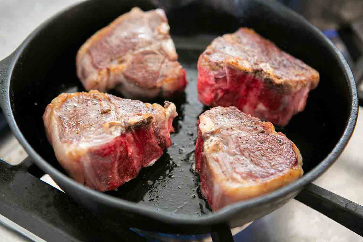 sear lamb chops in pan