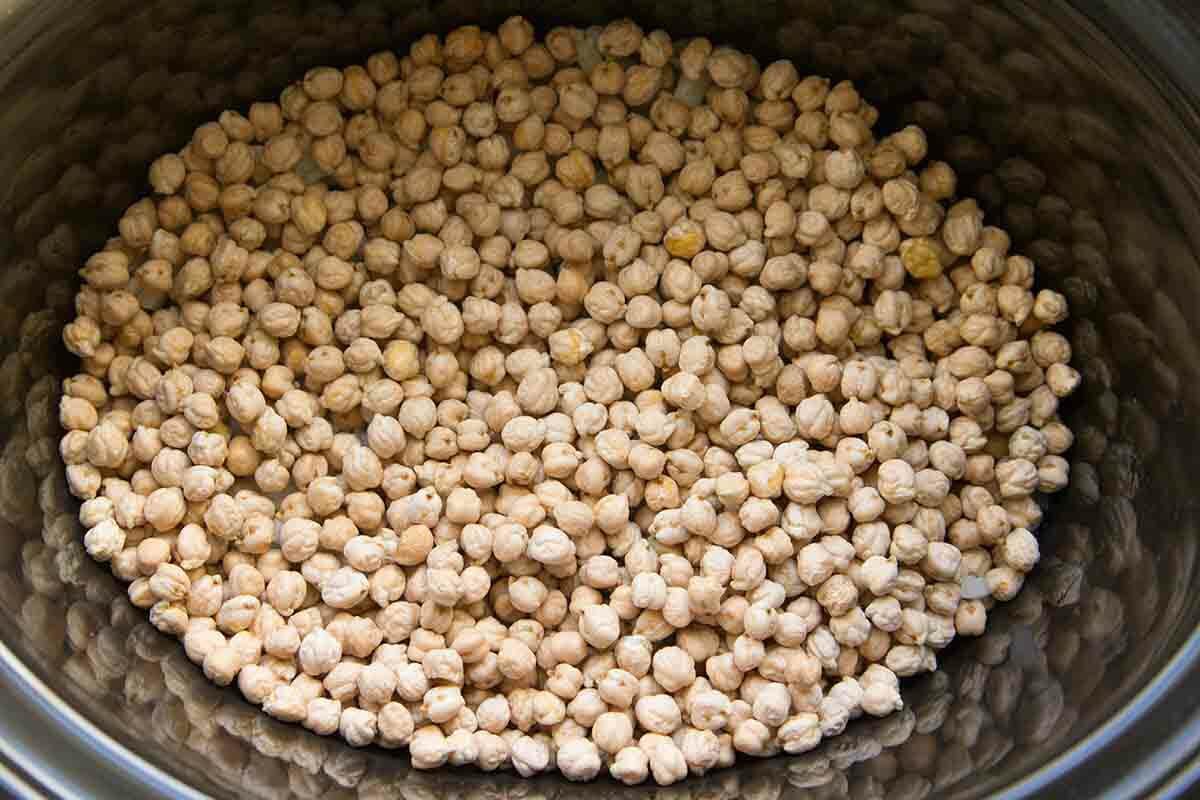chickpeas in the slow cooker for chickpea curry
