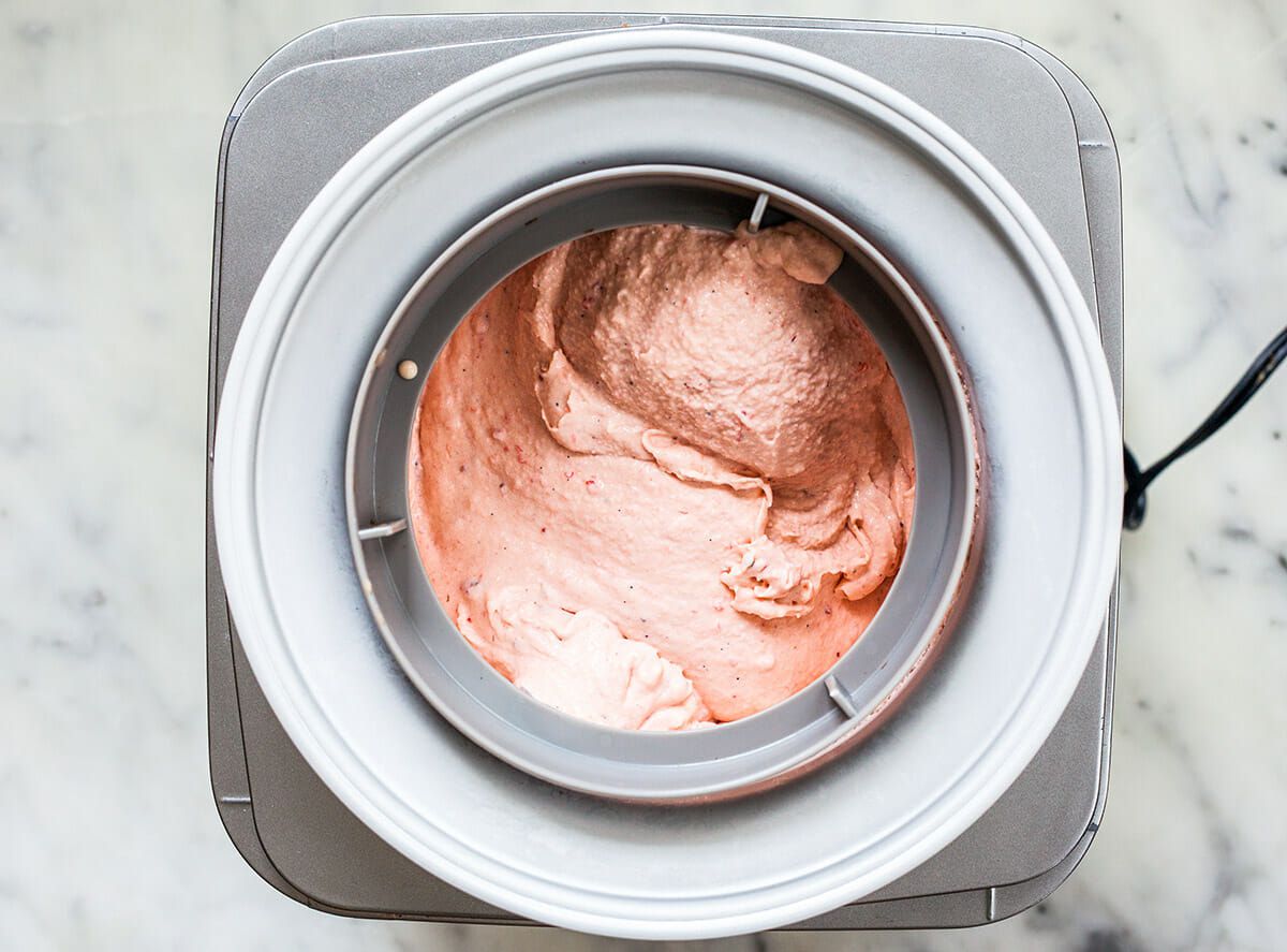 How to make strawberry ice cream churn the ice cream