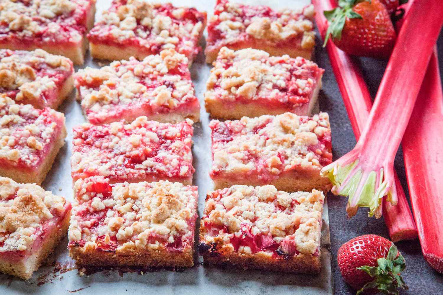 Crumble Bars with Rhubarb and Strawberry