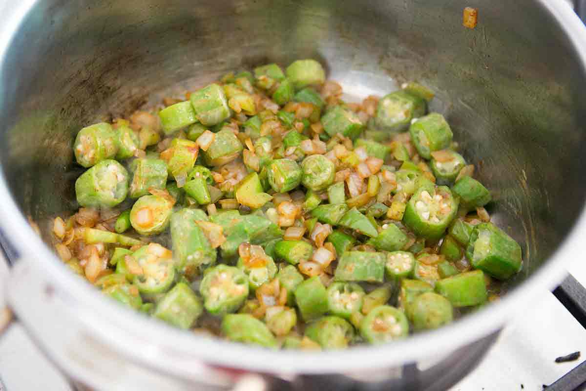 okra-pilau-method-3