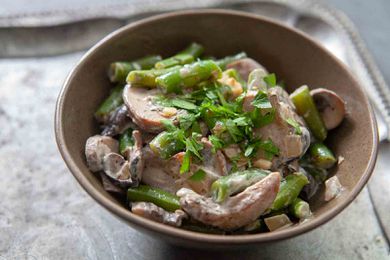 Creamy Green Beans with Mushrooms Side Dish