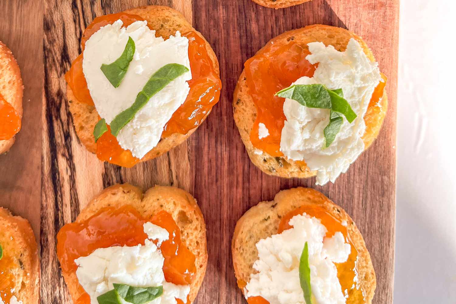 goat cheese crostini