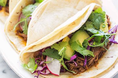 mexican pulled pork tacos in slow cooker