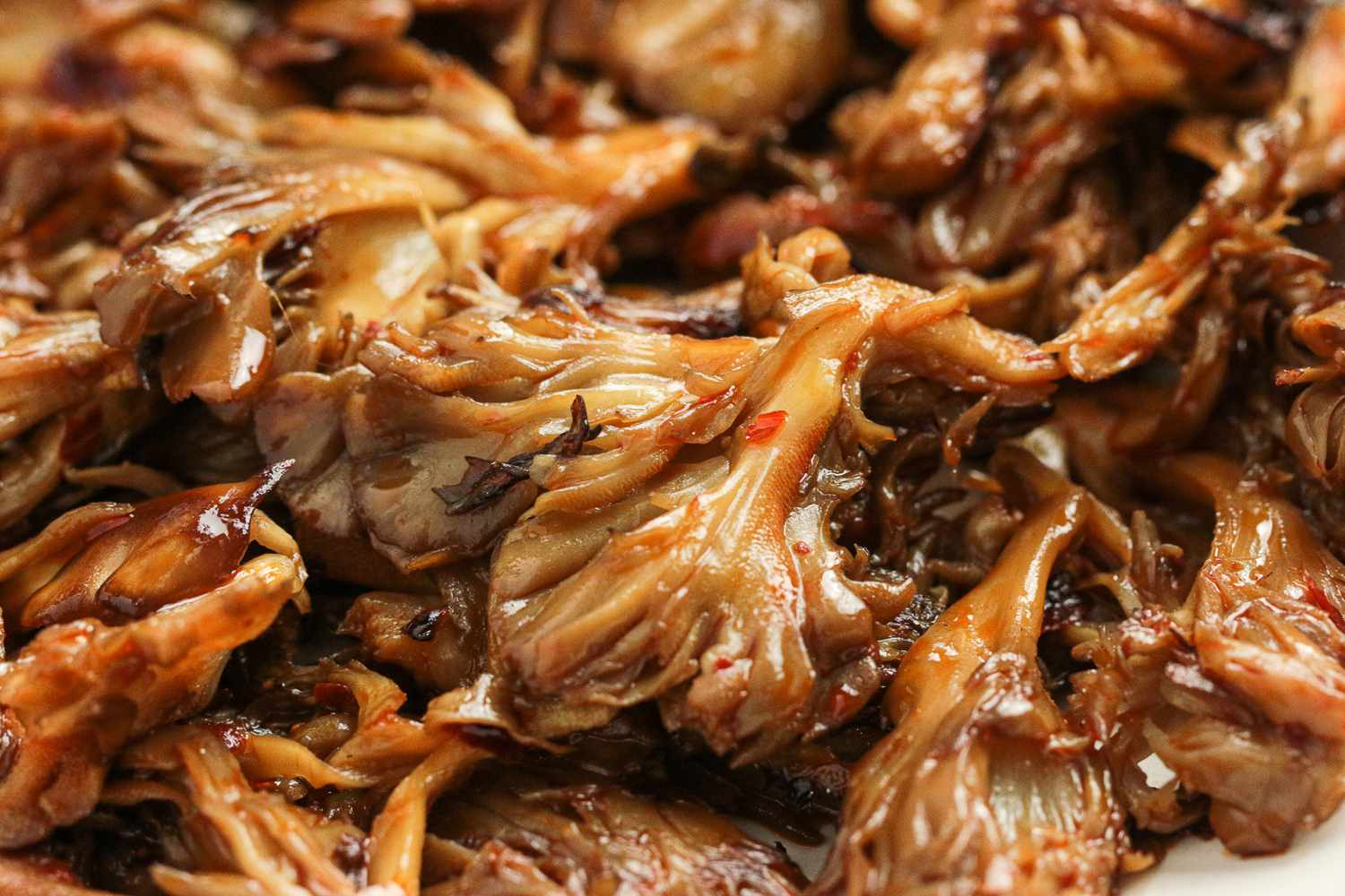 Stir-Fried Maitake Mushrooms with Garlic and Chile Oil (Close Up)