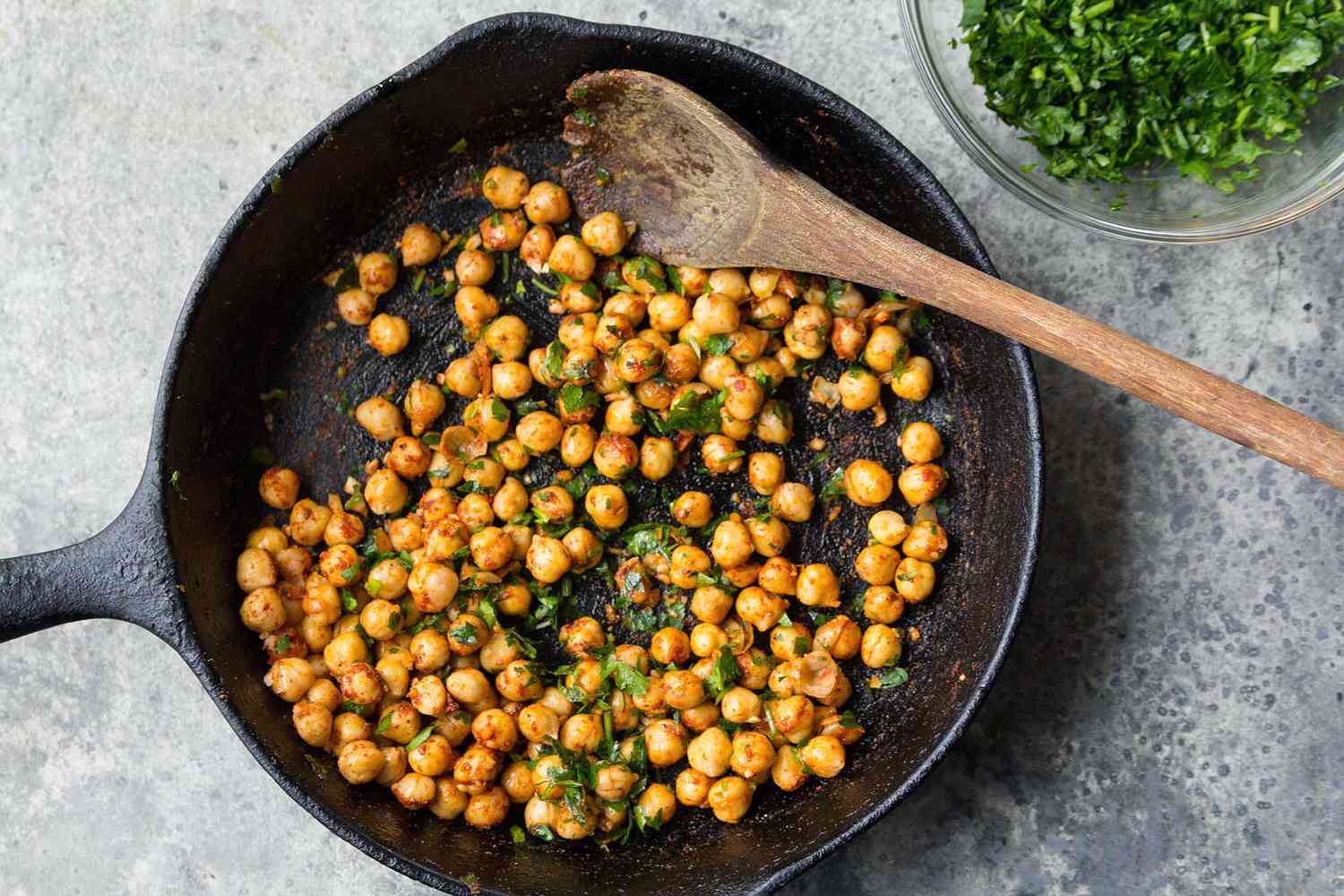 Mediterranean Chickpea Buddha Bowls