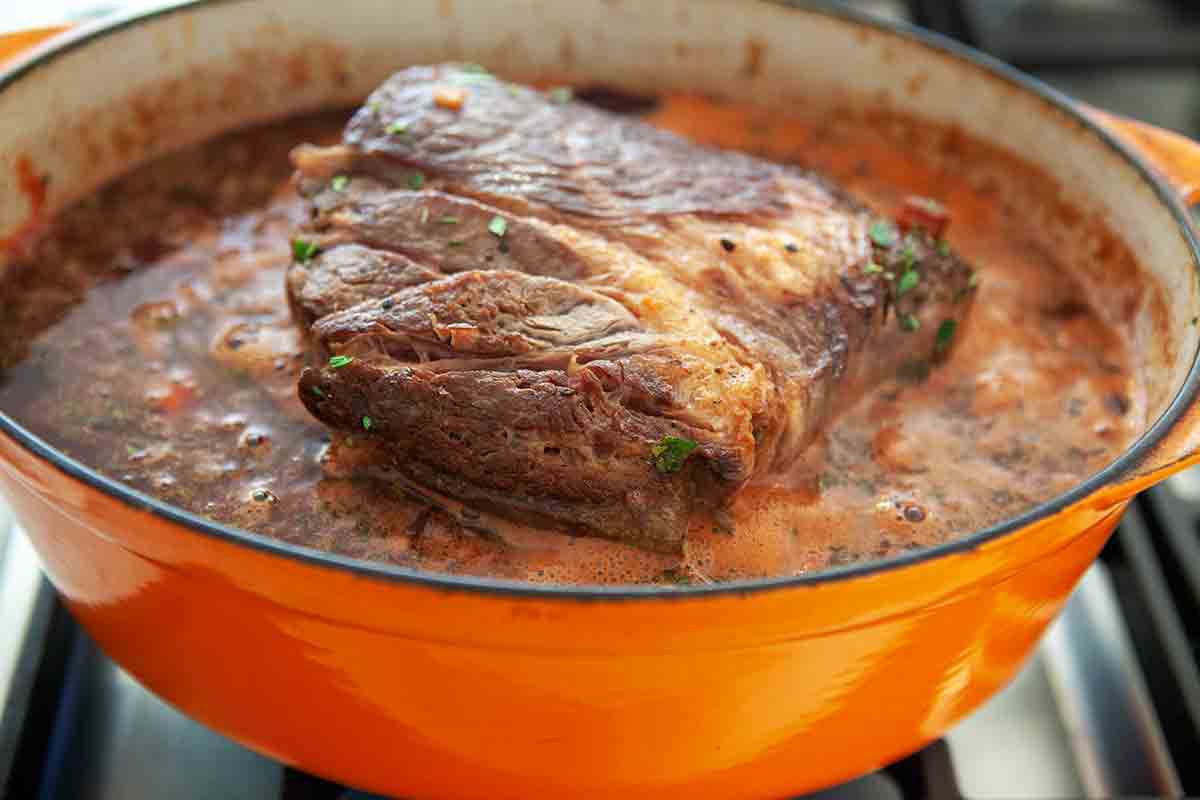 braise roast beef in pot