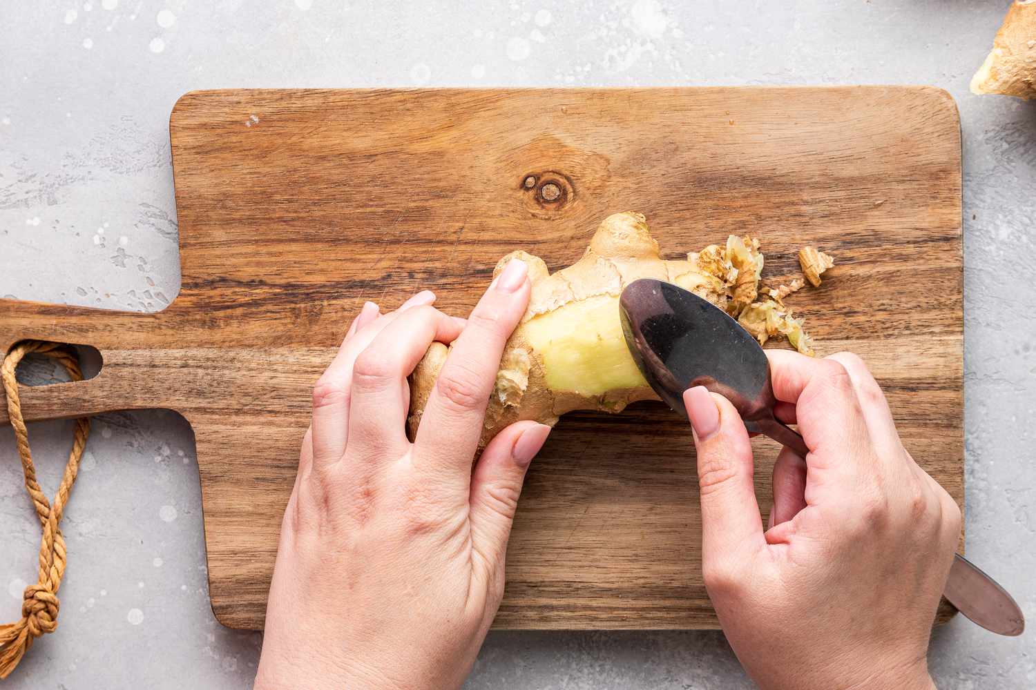 Peeling Ginger with a Spoon