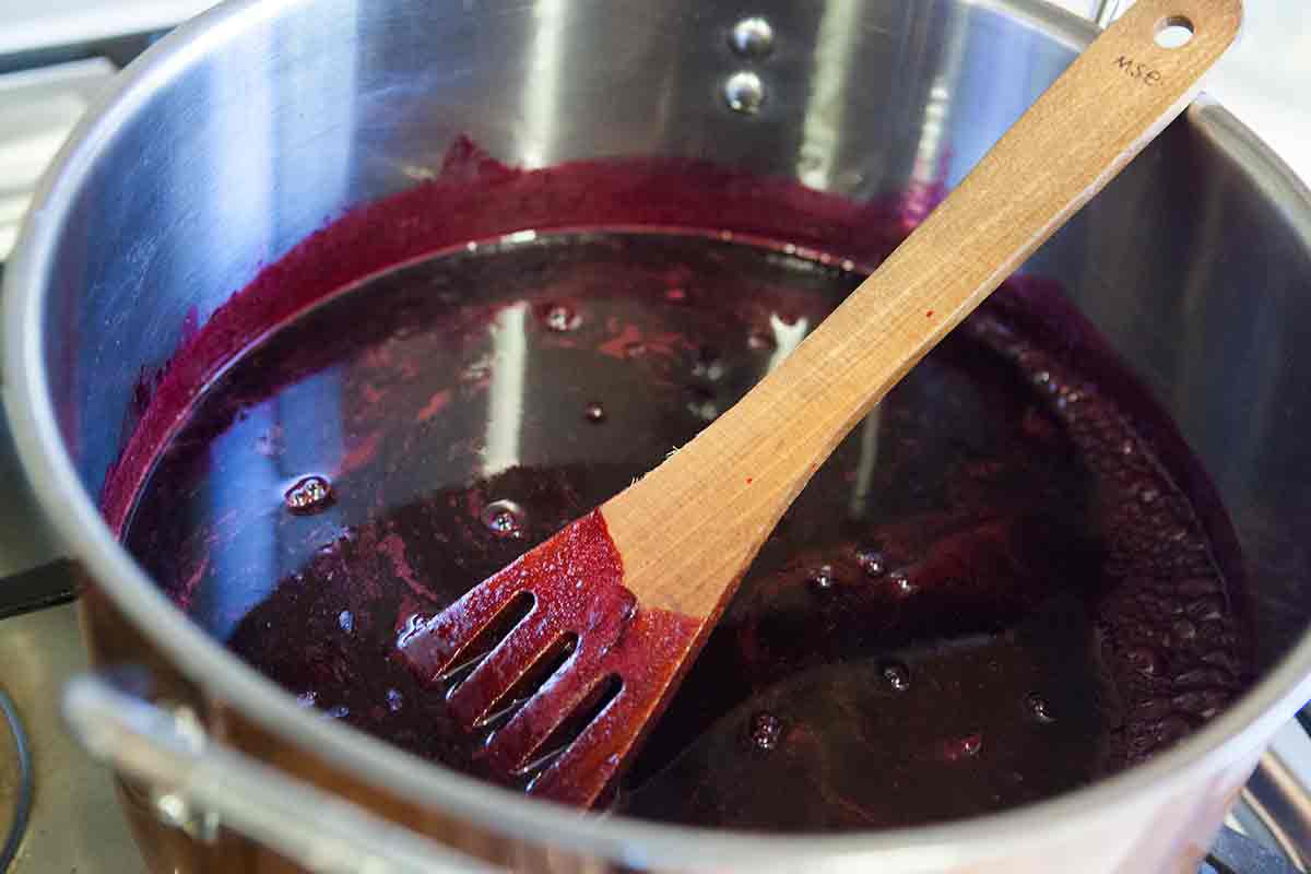 elderberry-jelly-method-7