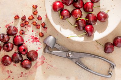 cherry pitter