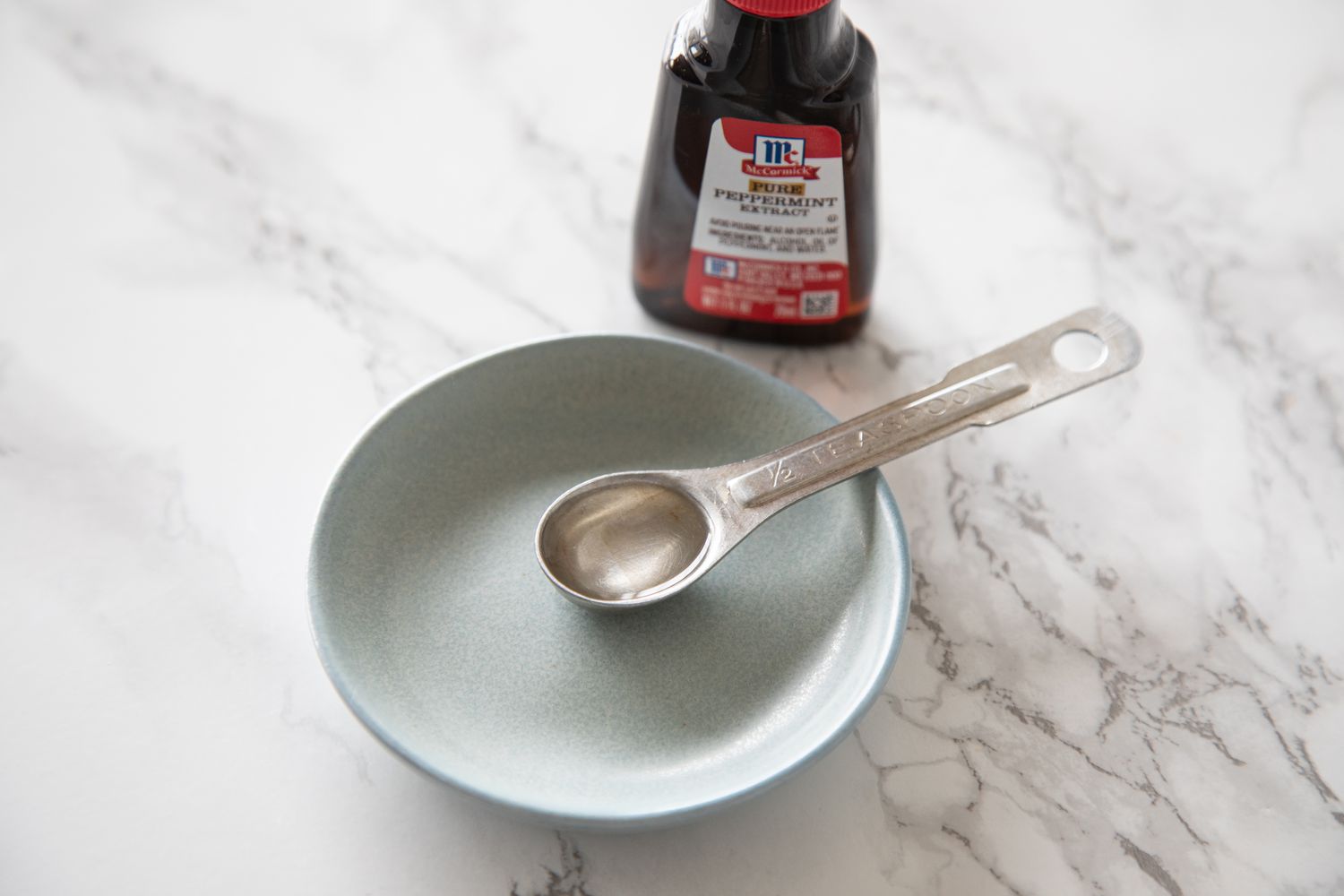 Peppermint extract in a teaspoon