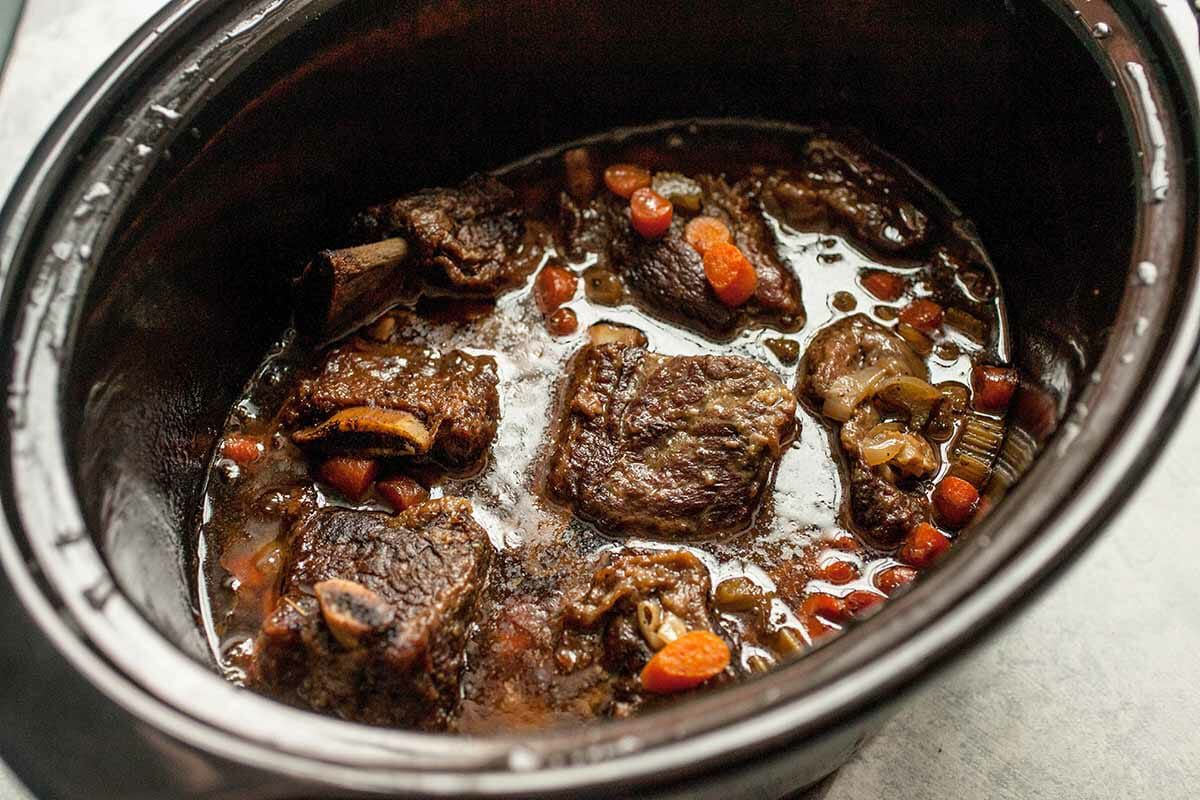 Beef Short Ribs Recipe in the Slow Cooker slow cook the short ribs