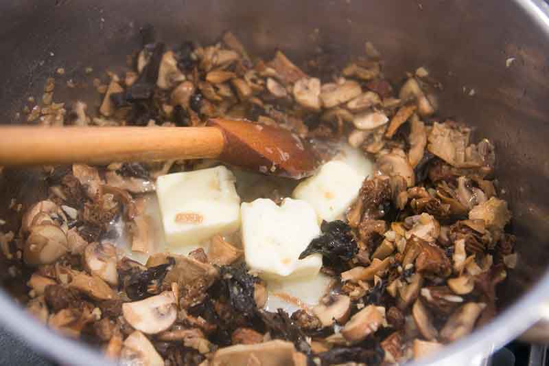 cream-of-wild-mushroom-soup-method-7