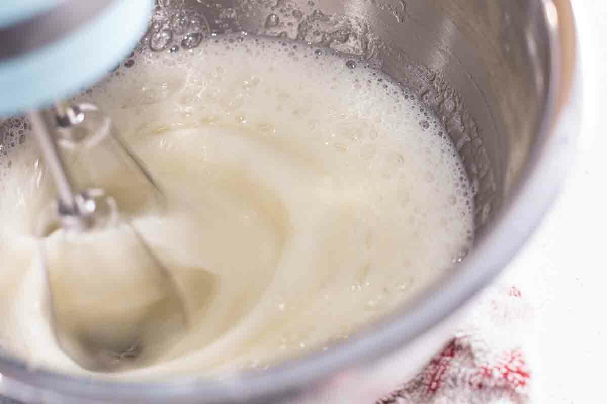 Swiss Meringue without butter beat the meringue