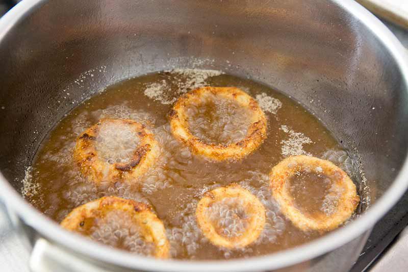 color of perfect deep fried onion rings