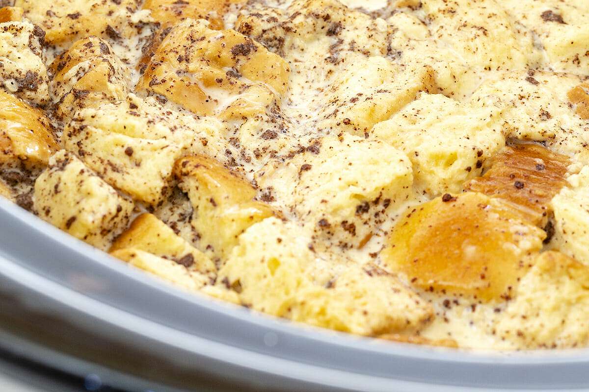 Easy French Toast Casserole - bread, cinnamon and milk in slow cooker