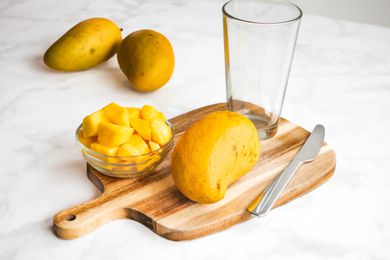 Peeled mango 