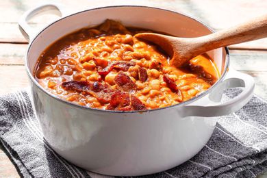 Pot of baked beans 