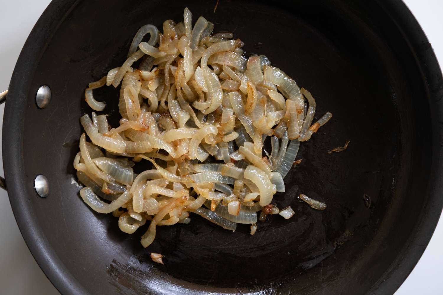 Sauteed onions to make matzo.