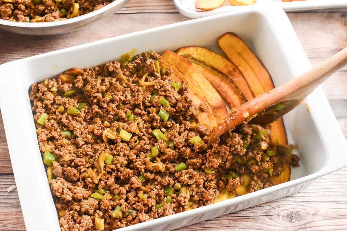 How to Make Pastelon layer the beef