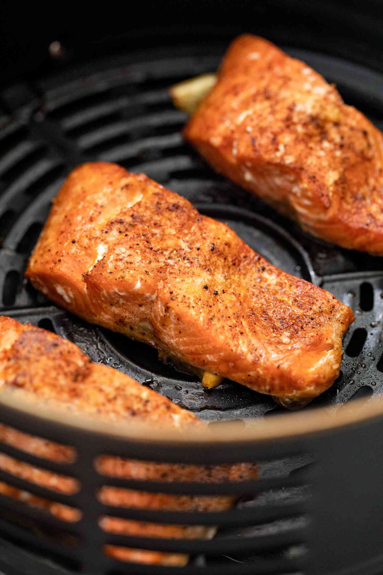 Air Fryer Salmon with Lemon Wedges in Air Fryer 