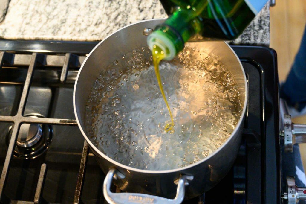 Add oil to gluten-free pasta pot