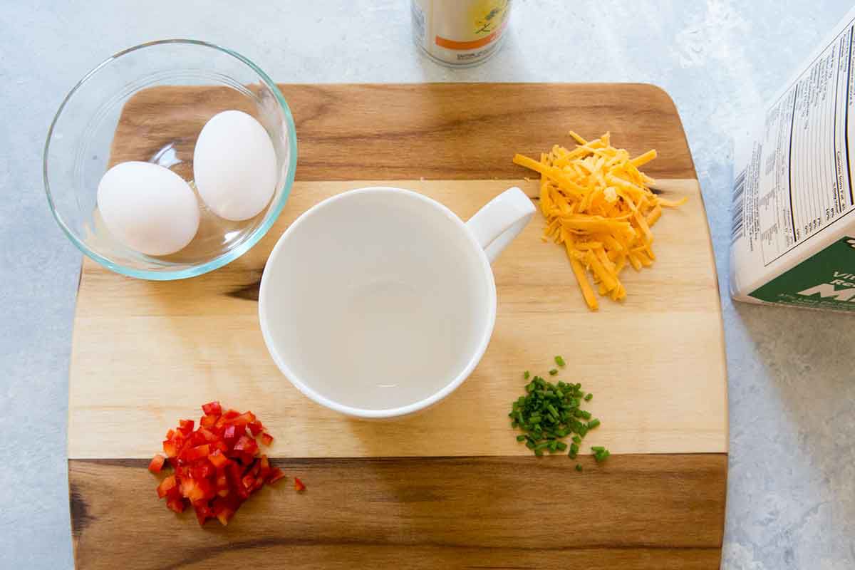 Microwave Omelette in a Mug - easy omelette recipe