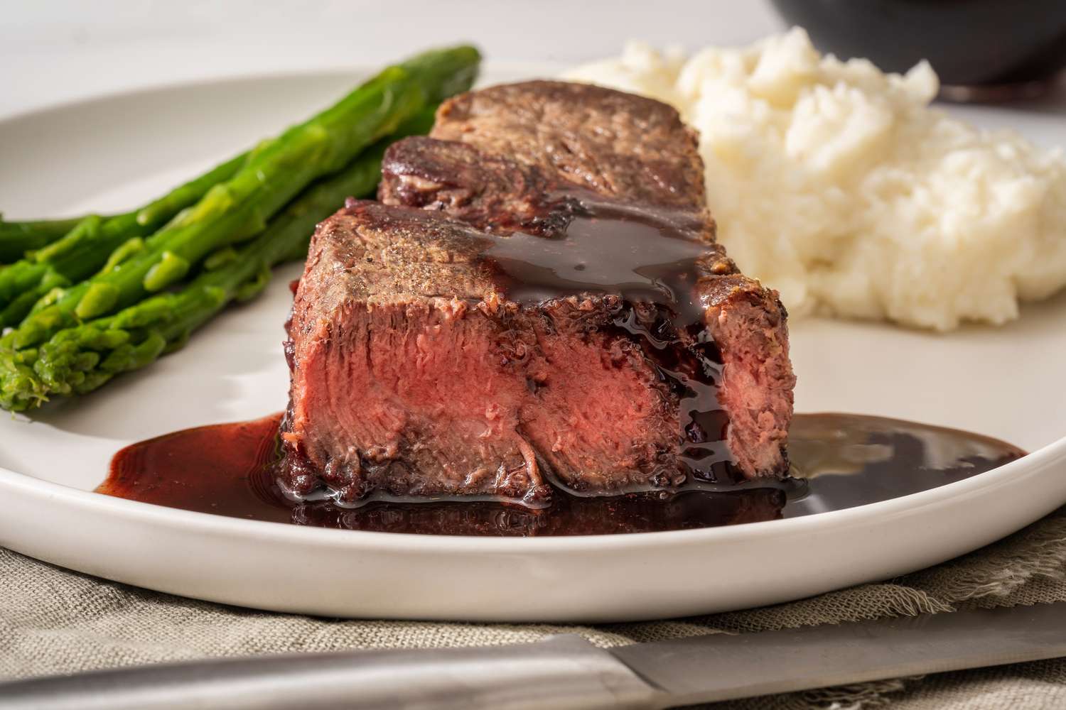Filet Mignon with Red Wine Sauce